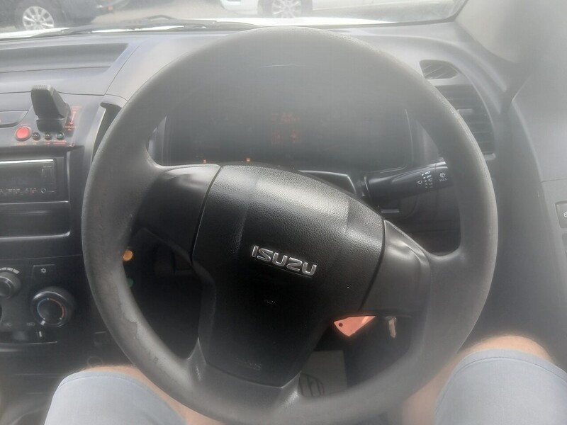 Isuzu 2.5 TD Pickup 4dr Diesel Manual 4x4 (192 g/km, 161 bhp)
