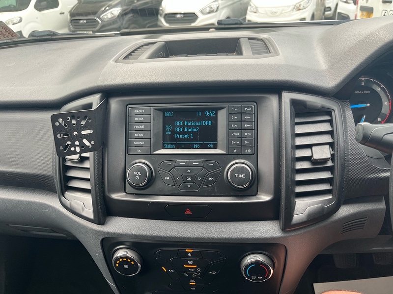 Ford 2.2 TDCi XL Pickup Double Cab 4dr Diesel Manual 4WD Euro 5 (s/s) (Eco Axle) (160 ps)