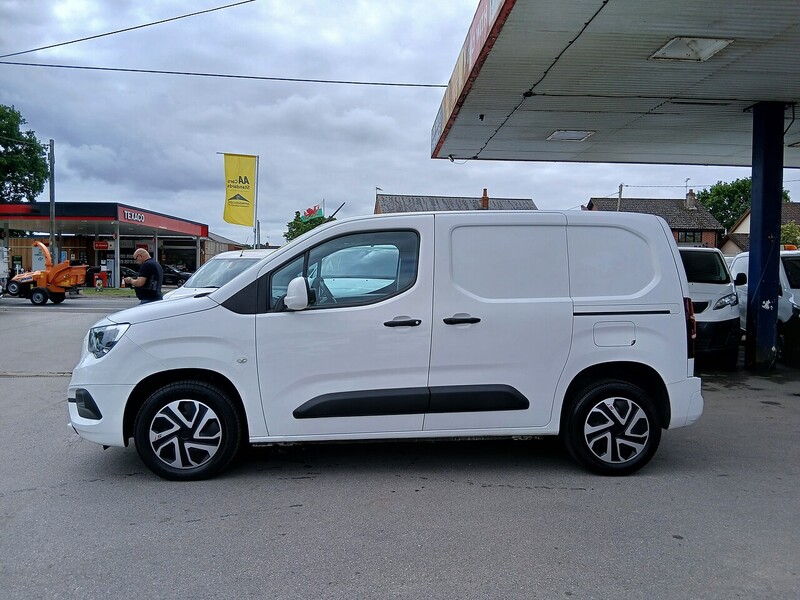 Vauxhall 1.5 Turbo D 2300 Sportive Panel Van 4dr Diesel Manual L1 H1 Euro 6 (100 ps)