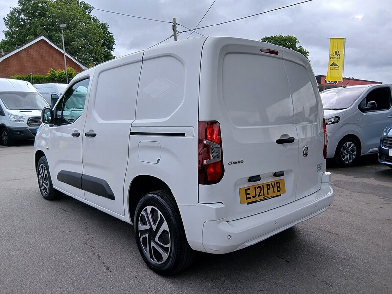 Vauxhall 1.5 Turbo D 2300 Sportive Panel Van 4dr Diesel Manual L1 H1 Euro 6 (100 ps)