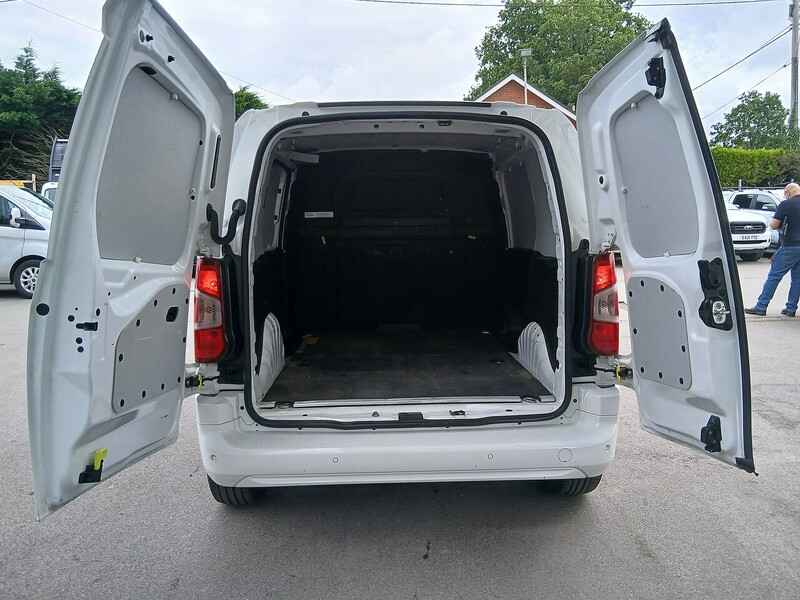 Vauxhall 1.5 Turbo D 2300 Sportive Panel Van 4dr Diesel Manual L1 H1 Euro 6 (100 ps)