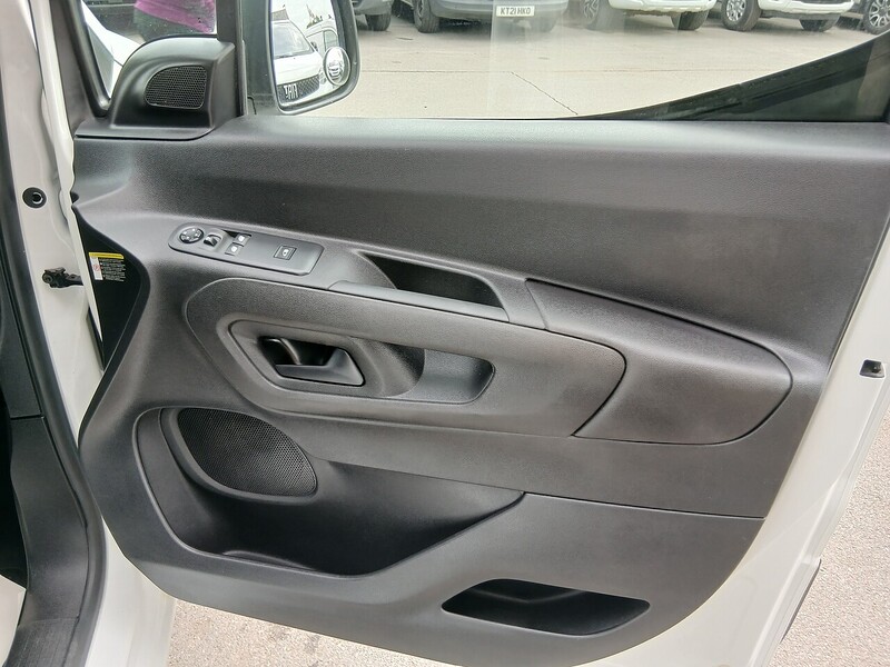 Vauxhall 1.5 Turbo D 2300 Sportive Panel Van 4dr Diesel Manual L1 H1 Euro 6 (100 ps)