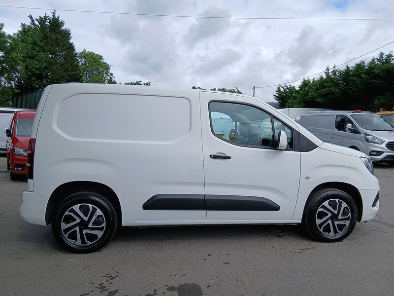 Vauxhall 1.5 Turbo D 2300 Sportive Panel Van 4dr Diesel Manual L1 H1 Euro 6 (100 ps)