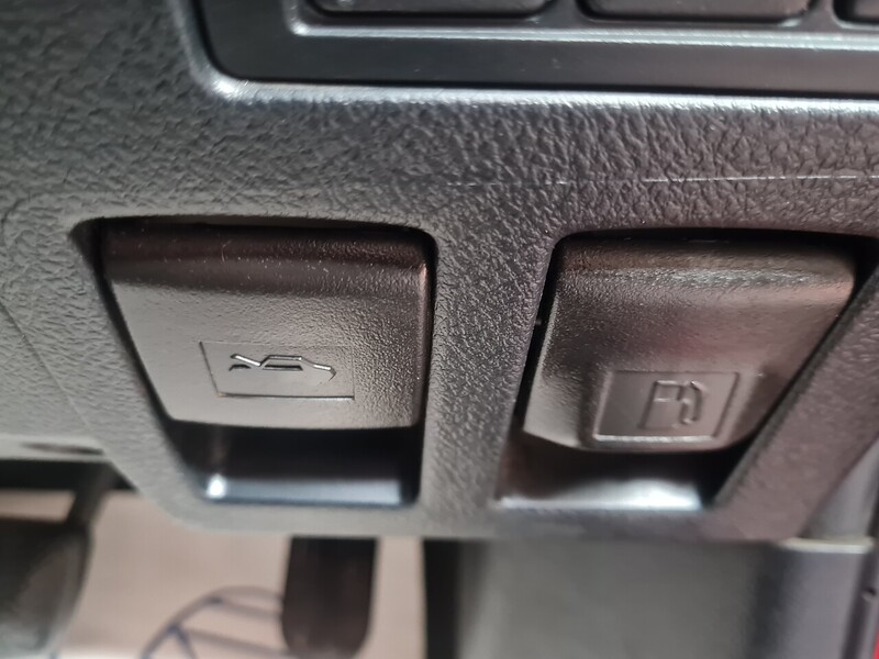 Toyota D-4D Active Pickup 2.4 Manual Diesel
