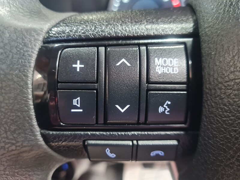 Toyota D-4D Active Pickup 2.4 Manual Diesel
