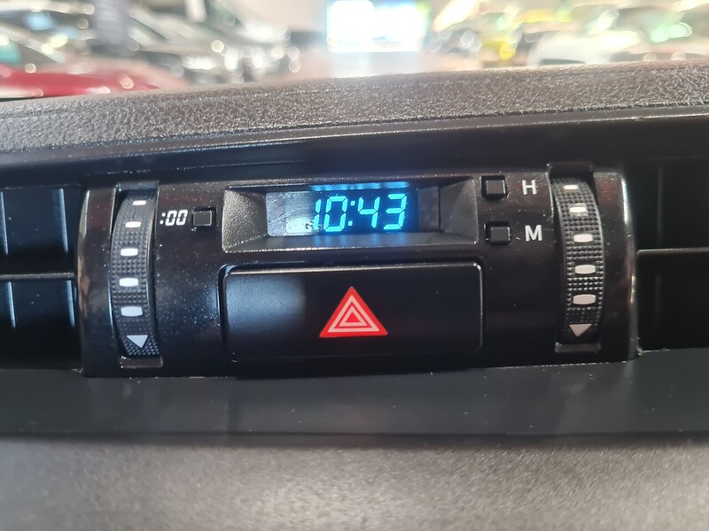 Toyota D-4D Active Pickup 2.4 Manual Diesel