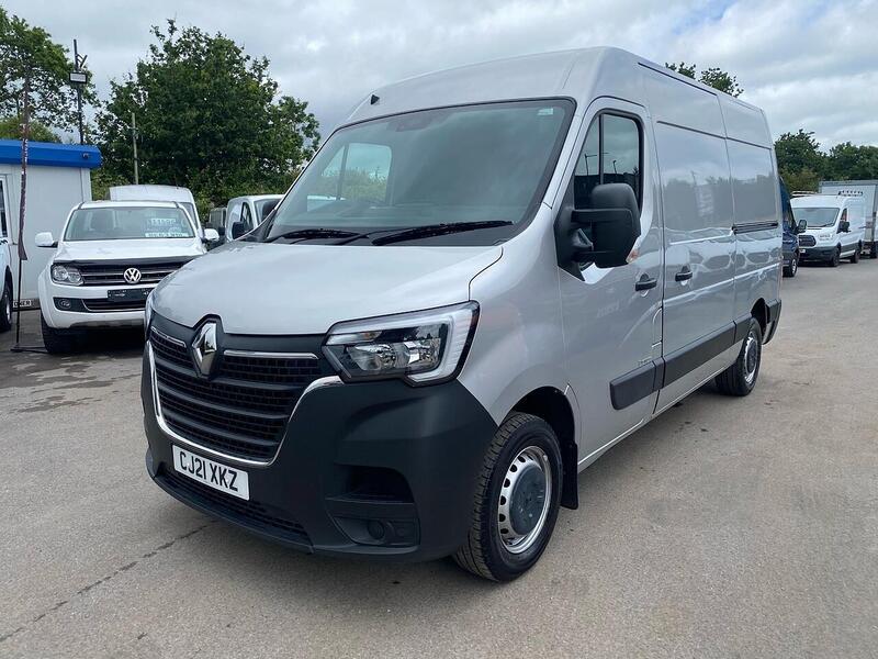 Renault 2.3 dCi 35 Business Panel Van 4dr Diesel Manual FWD MWB Medium Roof Euro 6 (135 ps)
