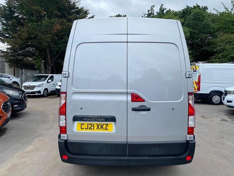 Renault 2.3 dCi 35 Business Panel Van 4dr Diesel Manual FWD MWB Medium Roof Euro 6 (135 ps)