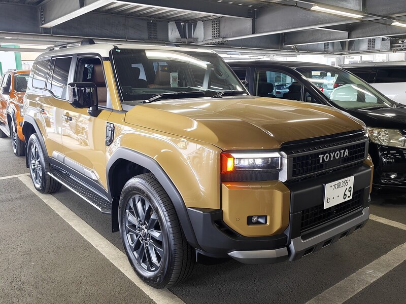 Toyota D-4D Invincible ZX SUV 2800 Automatic Diesel