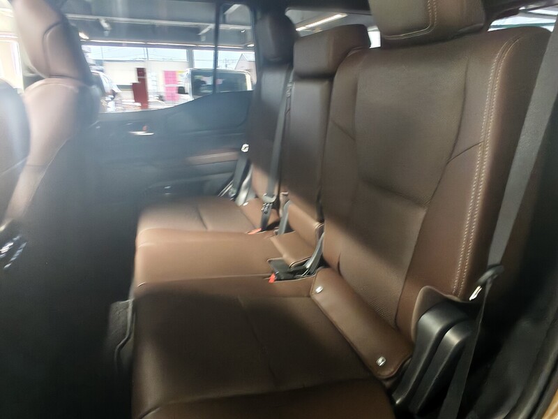 Toyota D-4D Invincible ZX SUV 2800 Automatic Diesel