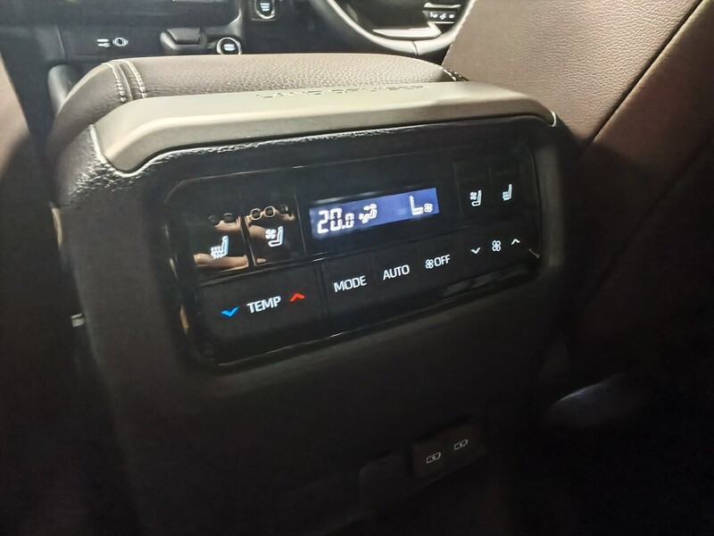Toyota D-4D Invincible ZX SUV 2800 Automatic Diesel