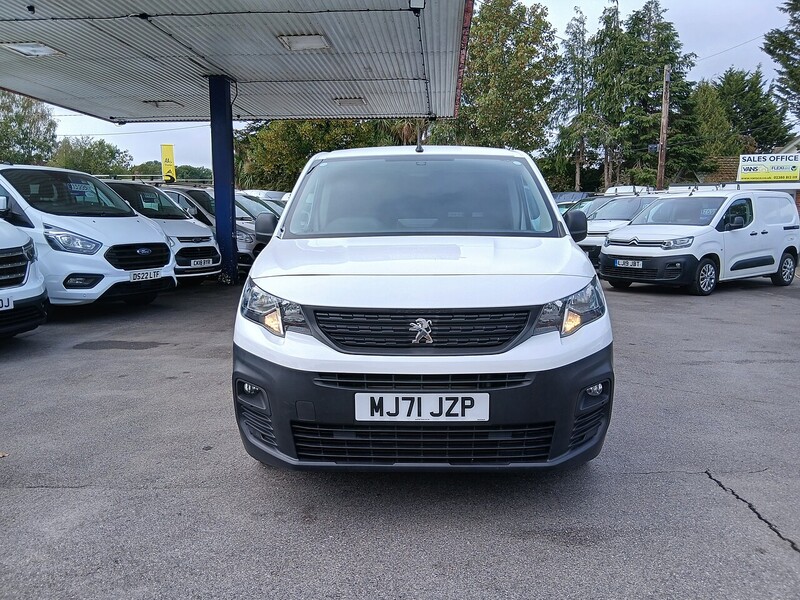 Peugeot 1.5 BlueHDi 1000 Professional Premium Standard Panel Van 5dr Diesel Manual SWB Euro 6 (100 bhp)