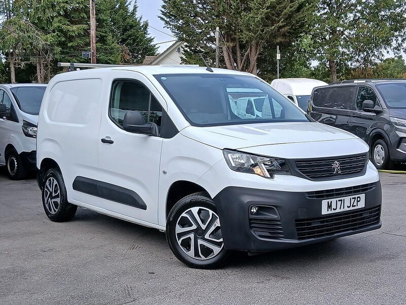 Peugeot 1.5 BlueHDi 1000 Professional Premium Standard Panel Van 5dr Diesel Manual SWB Euro 6 (100 bhp)