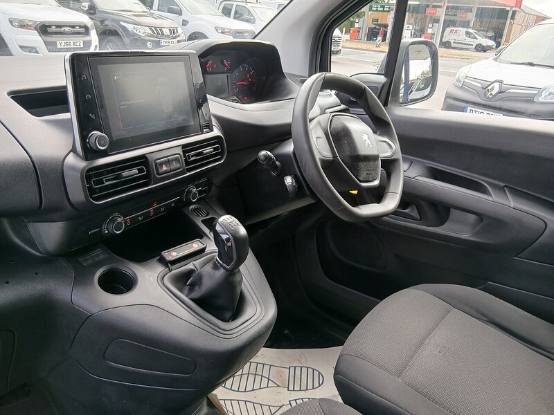 Peugeot 1.5 BlueHDi 1000 Professional Premium Standard Panel Van 5dr Diesel Manual SWB Euro 6 (100 bhp)