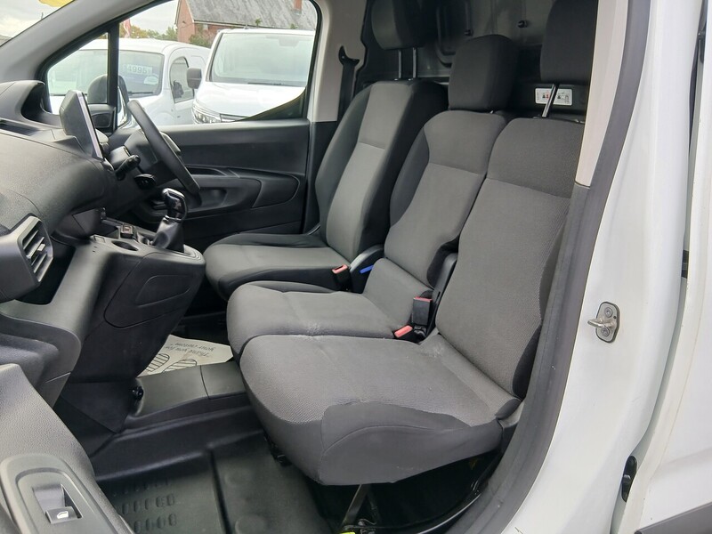 Peugeot 1.5 BlueHDi 1000 Professional Premium Standard Panel Van 5dr Diesel Manual SWB Euro 6 (100 bhp)