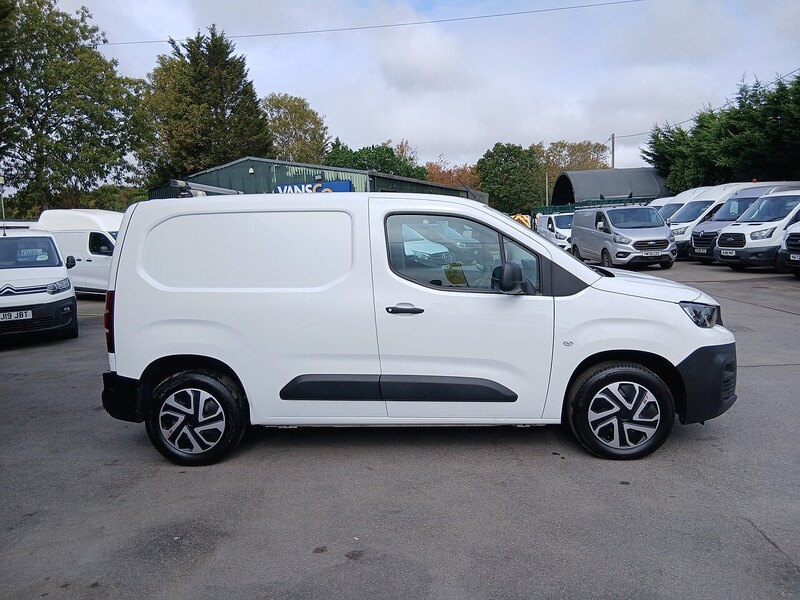 Peugeot 1.5 BlueHDi 1000 Professional Premium Standard Panel Van 5dr Diesel Manual SWB Euro 6 (100 bhp)