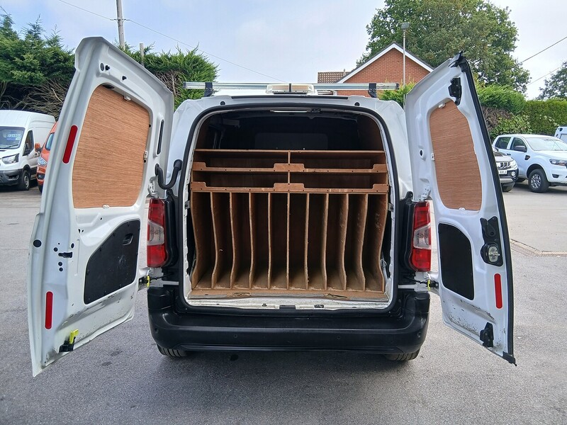 Peugeot 1.5 BlueHDi 1000 Professional Premium Standard Panel Van 5dr Diesel Manual SWB Euro 6 (100 bhp)