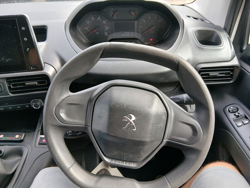 Peugeot 1.5 BlueHDi 1000 Professional Premium Standard Panel Van 5dr Diesel Manual SWB Euro 6 (100 bhp)
