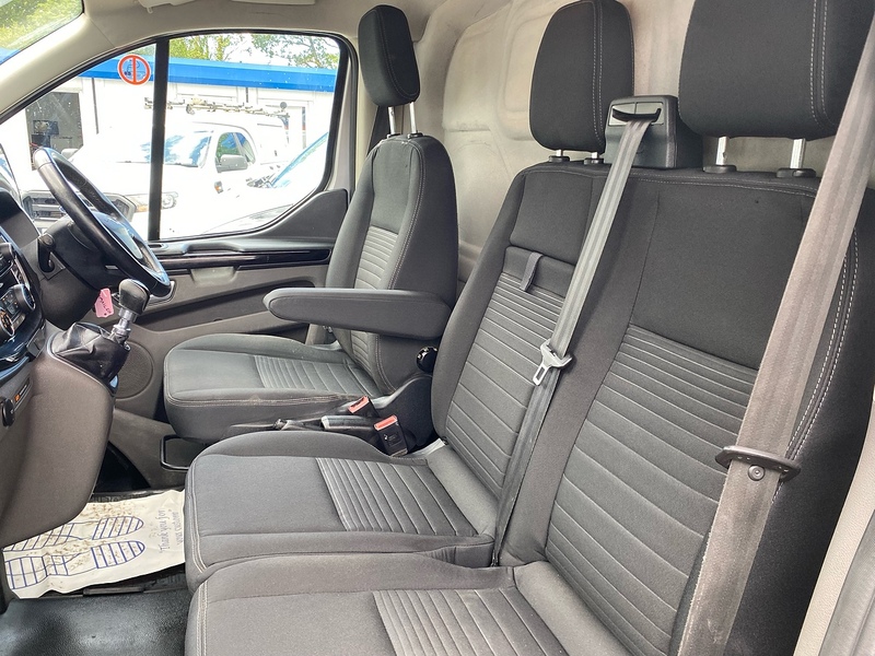 Ford 2.0 300 EcoBlue Limited Panel Van 5dr Diesel Manual L1 H1 Euro 6 (s/s) (130 ps)