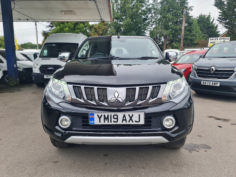 Mitsubishi DI-D DC Barbarian Pickup 2.4 Automatic Diesel