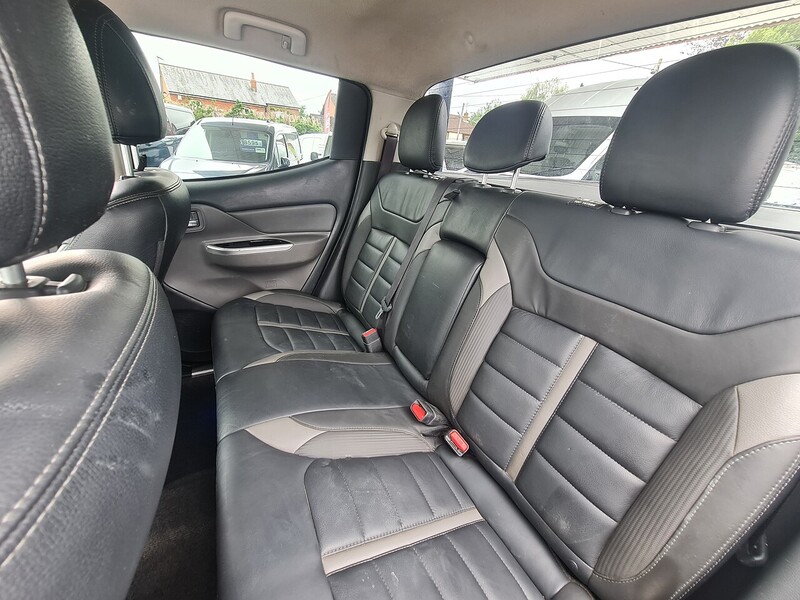 Mitsubishi DI-D DC Barbarian Pickup 2.4 Automatic Diesel