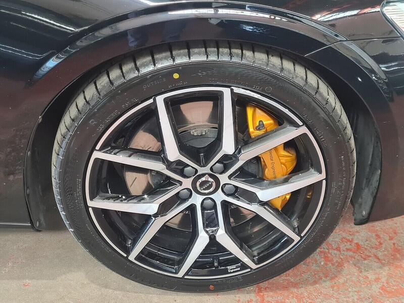 Volvo 2.0h T8 Recharge 11.6kWh Polestar Engineered Saloon 4dr Petrol Plug-in Hybrid Auto AWD Euro 6 (s/s) (405 ps)