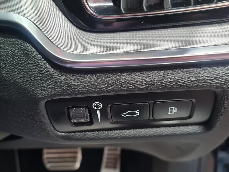 Volvo 2.0h T8 Recharge 11.6kWh Polestar Engineered Saloon 4dr Petrol Plug-in Hybrid Auto AWD Euro 6 (s/s) (405 ps)