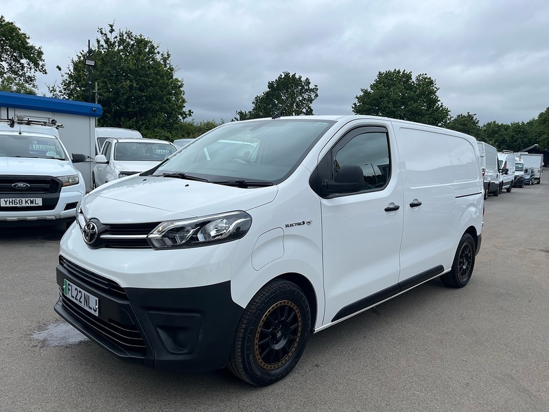 Toyota 75kWh Icon Medium Panel Van 6dr Electric Auto MWB (7kW OBC) (136 bhp)
