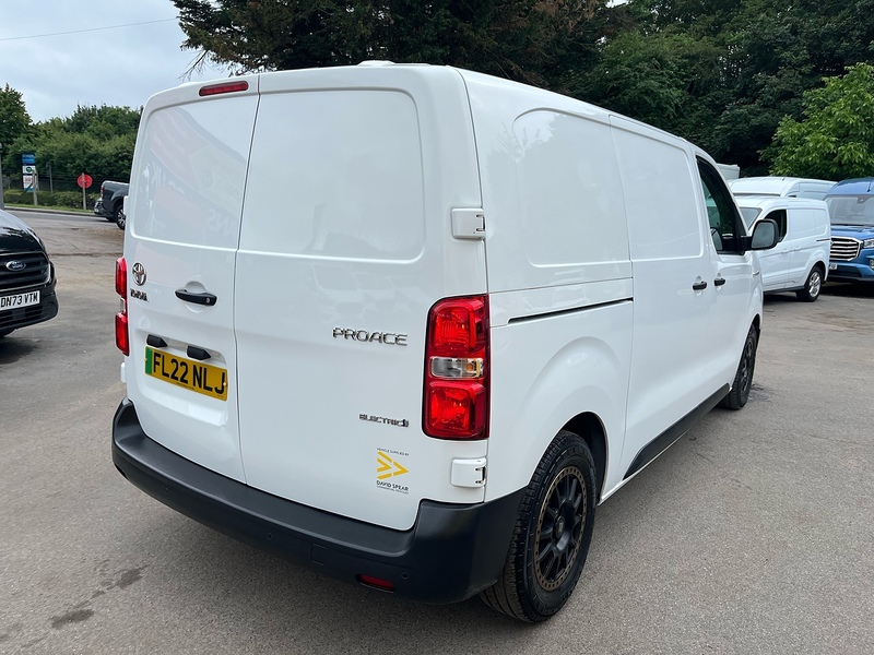 Toyota 75kWh Icon Medium Panel Van 6dr Electric Auto MWB (7kW OBC) (136 bhp)