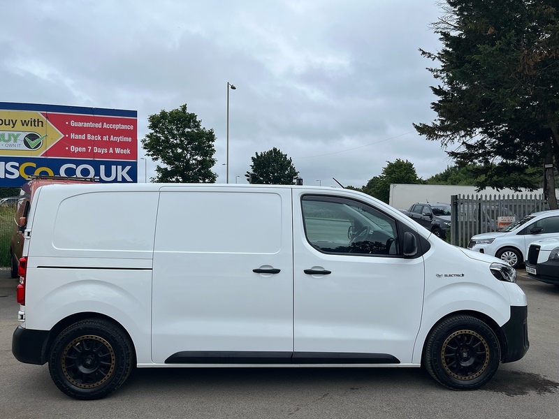 Toyota 75kWh Icon Medium Panel Van 6dr Electric Auto MWB (7kW OBC) (136 bhp)