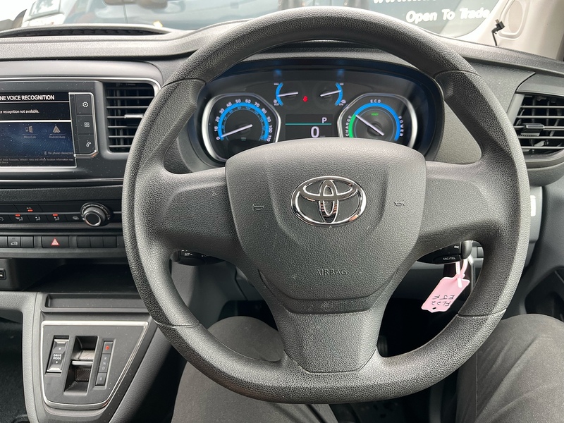 Toyota 75kWh Icon Medium Panel Van 6dr Electric Auto MWB (7kW OBC) (136 bhp)