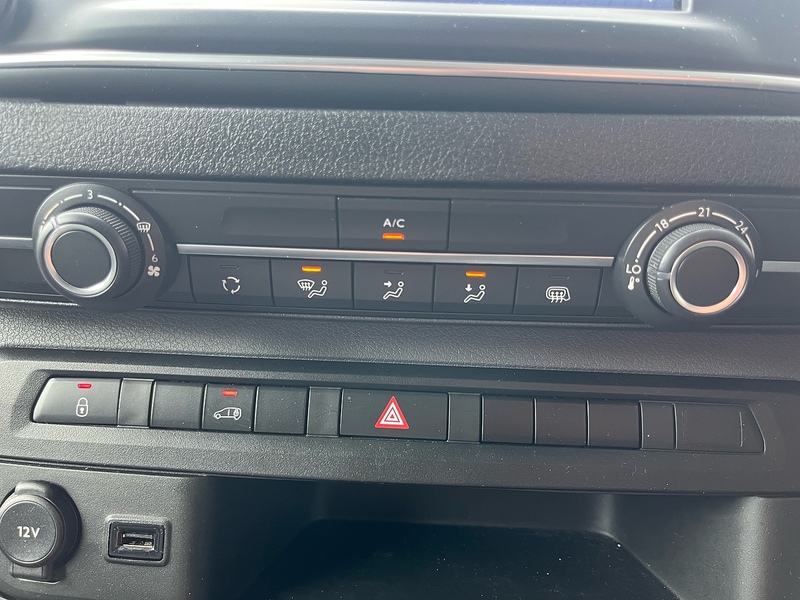 Toyota 75kWh Icon Medium Panel Van 6dr Electric Auto MWB (7kW OBC) (136 bhp)