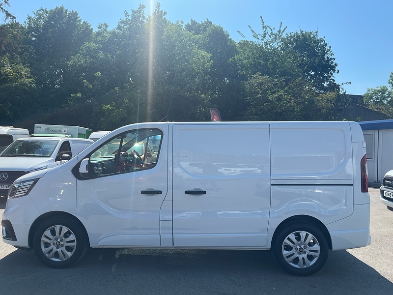 Renault 2.0 dCi Blue SL30 Extra Panel Van 5dr Diesel Auto L1 H1 Euro 6 (s/s) (150 ps)