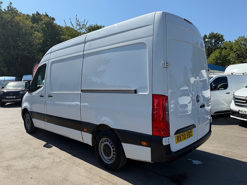 Mercedes-Benz 2.0 315 CDI Progressive Panel Van 5dr Diesel Manual RWD L2 H2 Euro 6 (s/s) (150 ps)