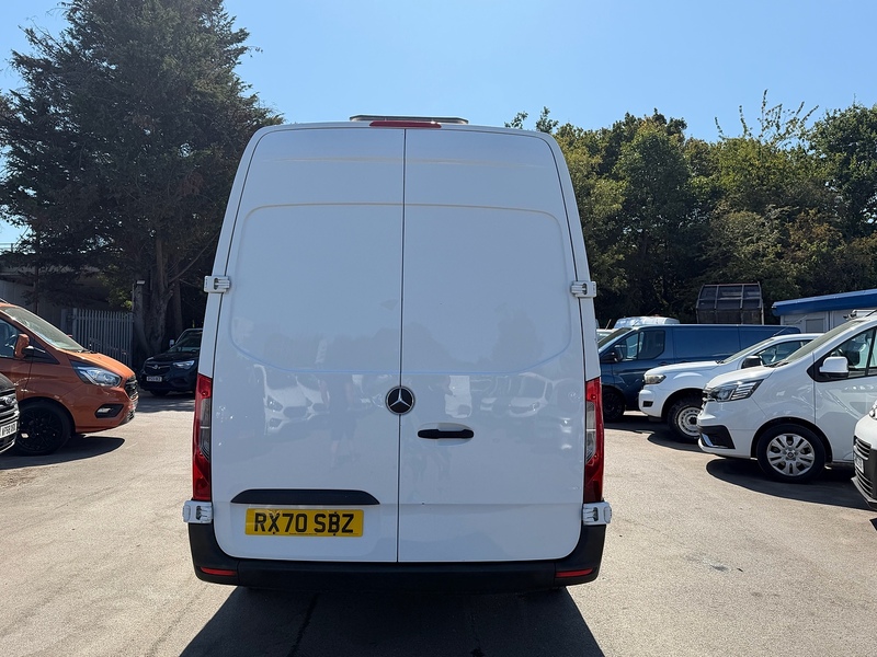 Mercedes-Benz 2.0 315 CDI Progressive Panel Van 5dr Diesel Manual RWD L2 H2 Euro 6 (s/s) (150 ps)
