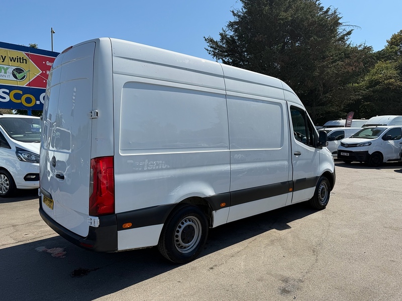 Mercedes-Benz 2.0 315 CDI Progressive Panel Van 5dr Diesel Manual RWD L2 H2 Euro 6 (s/s) (150 ps)