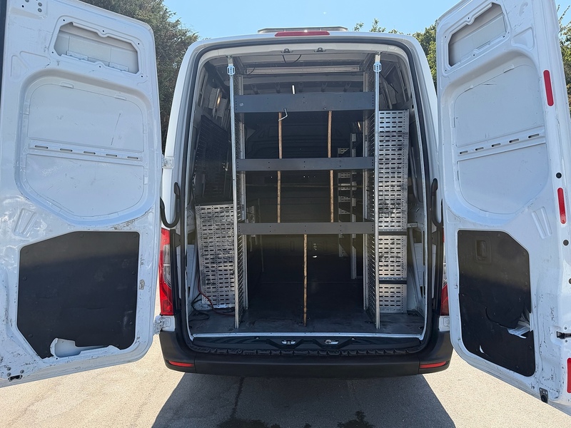 Mercedes-Benz 2.0 315 CDI Progressive Panel Van 5dr Diesel Manual RWD L2 H2 Euro 6 (s/s) (150 ps)