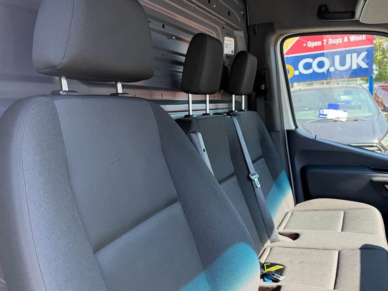 Mercedes-Benz 2.0 315 CDI Progressive Panel Van 5dr Diesel Manual RWD L2 H2 Euro 6 (s/s) (150 ps)