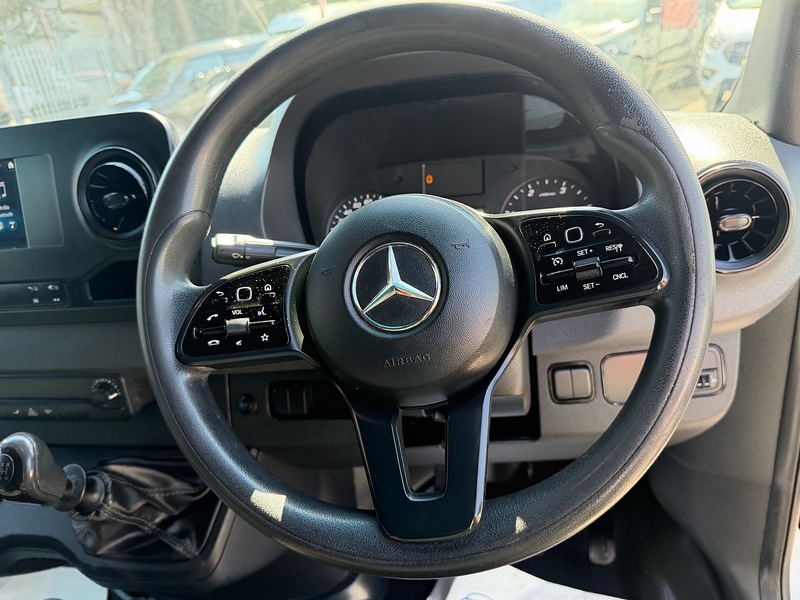 Mercedes-Benz 2.0 315 CDI Progressive Panel Van 5dr Diesel Manual RWD L2 H2 Euro 6 (s/s) (150 ps)