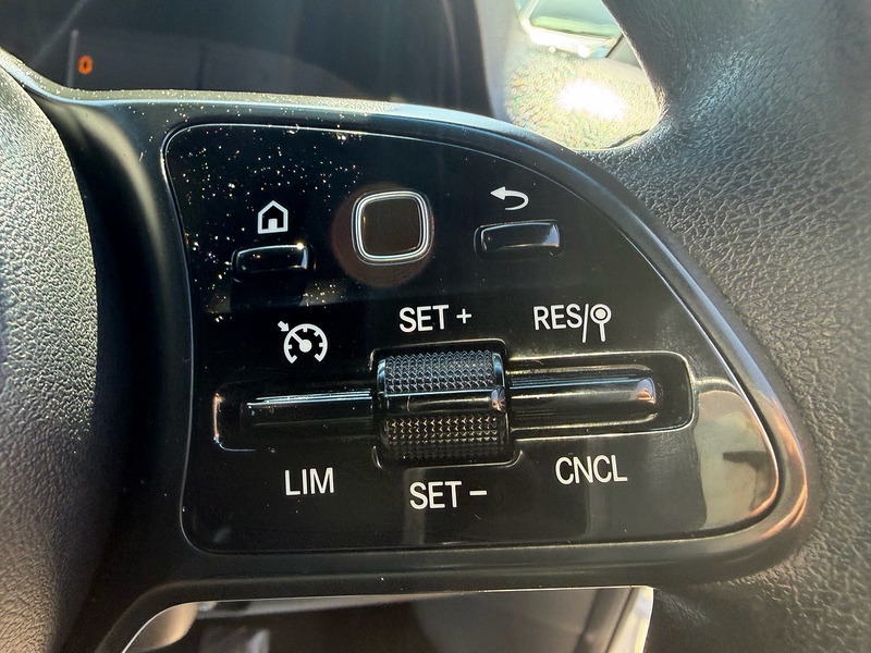 Mercedes-Benz 2.0 315 CDI Progressive Panel Van 5dr Diesel Manual RWD L2 H2 Euro 6 (s/s) (150 ps)