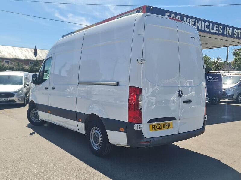Mercedes-Benz 2.0 315 CDI Progressive Panel Van 5dr Diesel Manual RWD L2 H2 Euro 6 (s/s) (150 ps)