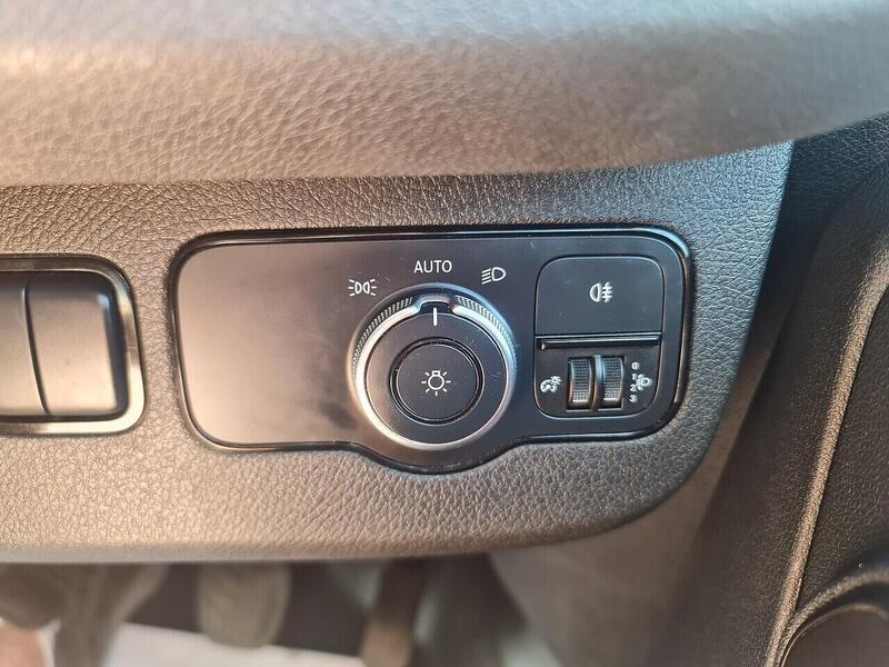 Mercedes-Benz 2.0 315 CDI Progressive Panel Van 5dr Diesel Manual RWD L2 H2 Euro 6 (s/s) (150 ps)