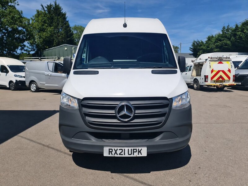 Mercedes-Benz 2.0 315 CDI Progressive Panel Van 5dr Diesel Manual RWD L2 H2 Euro 6 (s/s) (150 ps)