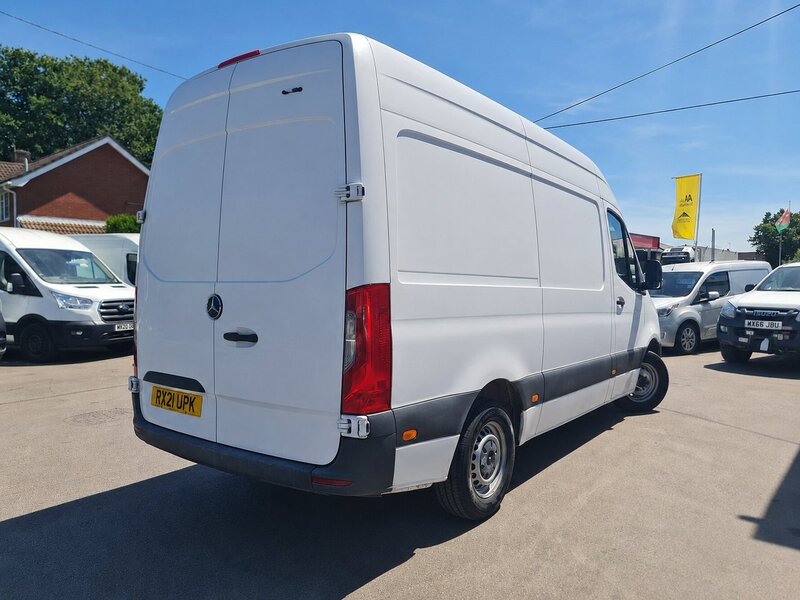 Mercedes-Benz 2.0 315 CDI Progressive Panel Van 5dr Diesel Manual RWD L2 H2 Euro 6 (s/s) (150 ps)