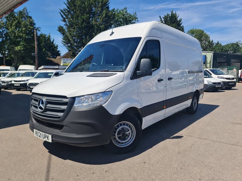 Mercedes-Benz 2.0 315 CDI Progressive Panel Van 5dr Diesel Manual RWD L2 H2 Euro 6 (s/s) (150 ps)