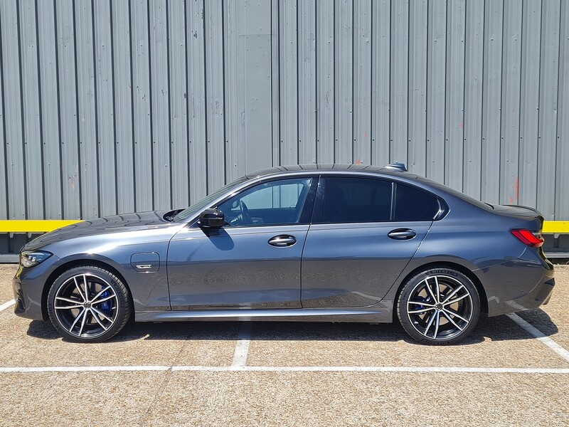 BMW 2.0 330e 12kWh M Sport Saloon 4dr Petrol Plug-in Hybrid Auto Euro 6 (s/s) (292 ps)
