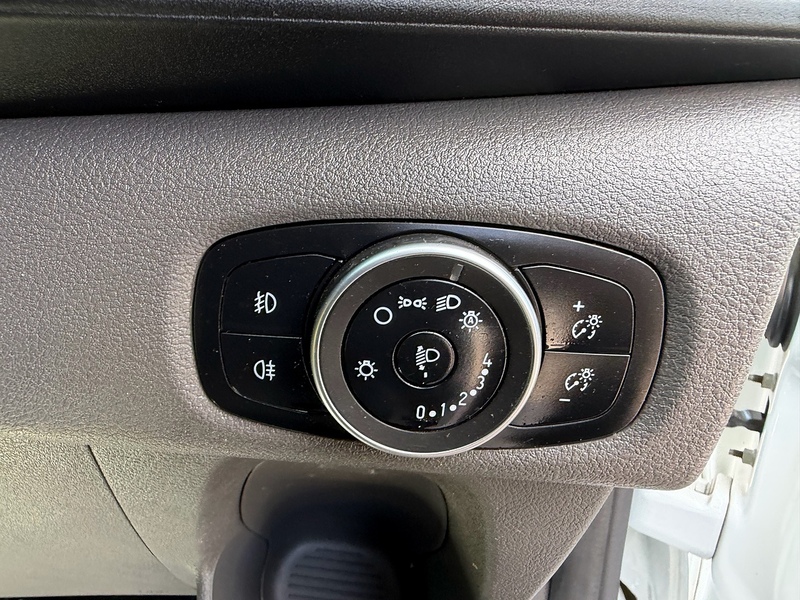 Ford 2.0 320 EcoBlue Limited Crew Van Double Cab 5dr Diesel Manual L1 H1 Euro 6 (s/s) (130 ps)