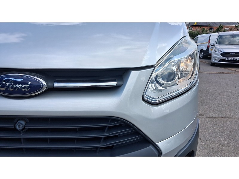 Ford 2.2 TDCi 270 Limited Panel Van 5dr Diesel Manual L1 H1 (186 g/km, 123 bhp)
