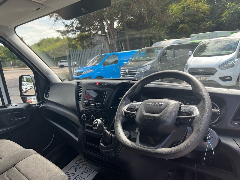 Iveco D HPI 14V 35S 3520 Panel Van 2.3 Manual Diesel