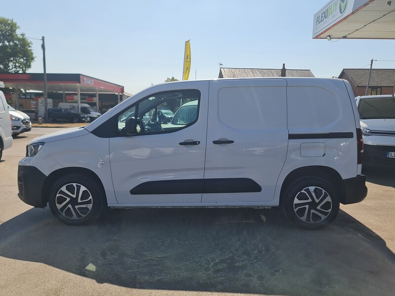 Peugeot 1.5 BlueHDi 1000 Professional Premium + Standard Panel Van 5dr Diesel Manual SWB Euro 6 (s/s) (100 bhp)